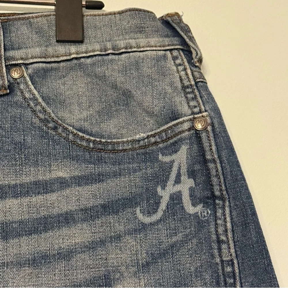 🏈 Wrangler Roll Tide Alabama Denim Cutoff Shorts Size 13 - Picture 4 of 8